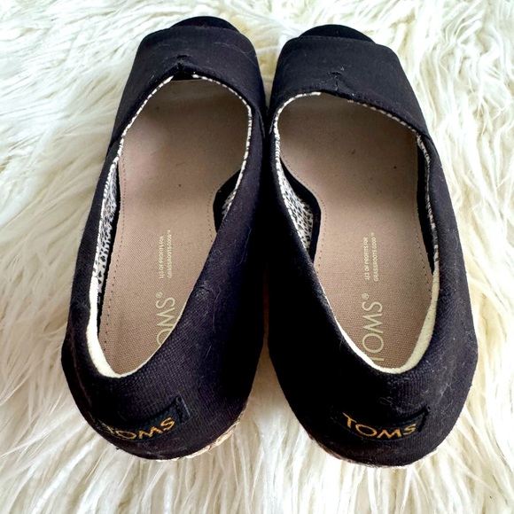Toms brand women wedges size 7.5 (black with leopard print interior - Picture 4 of 5